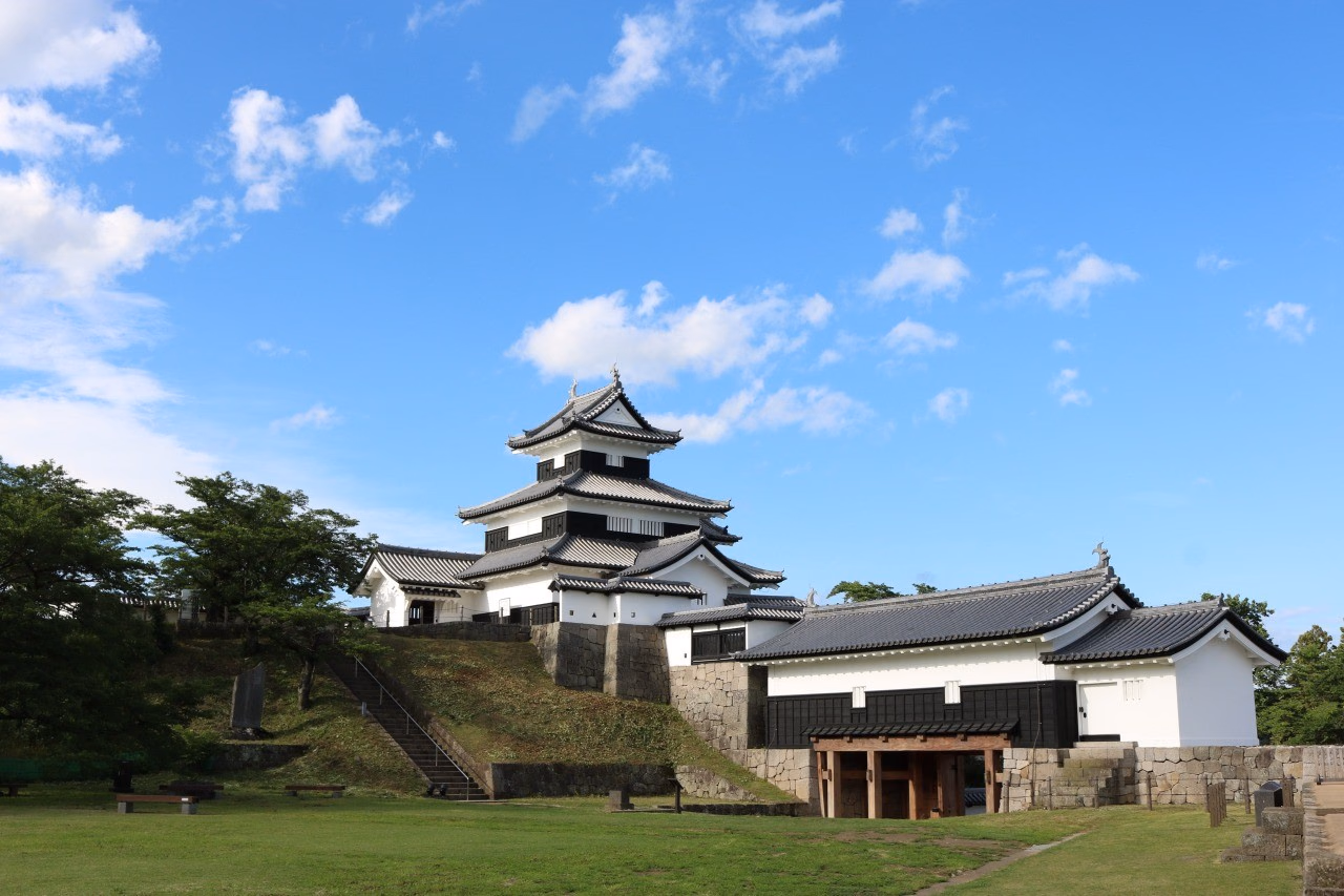 View of Shirakawa Komine Castle